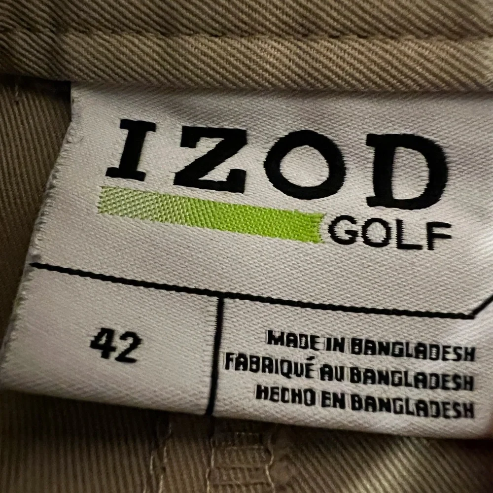 IZOD Golf shorts size 42